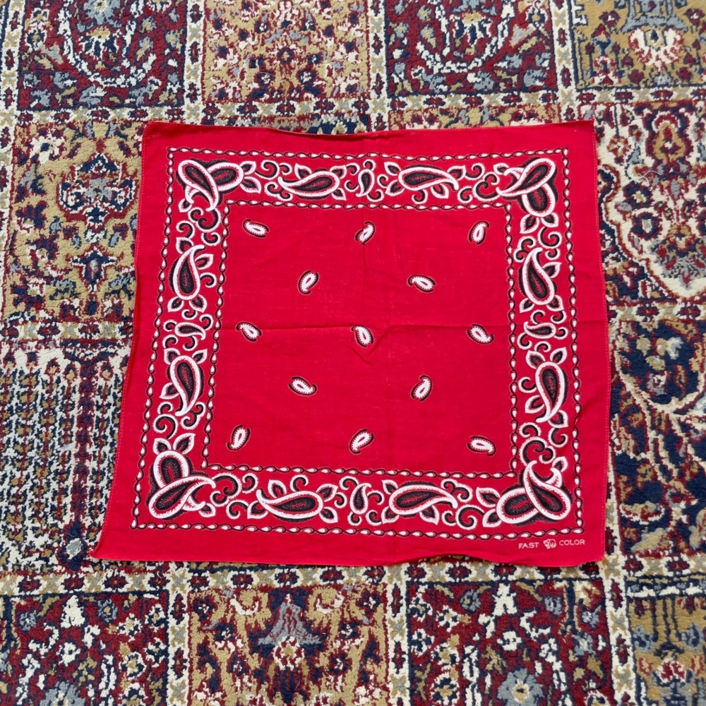 VTG 40s 50s Fast Color Trunk Down Elephant Red Paisley Bandana Cotton Scarf USA